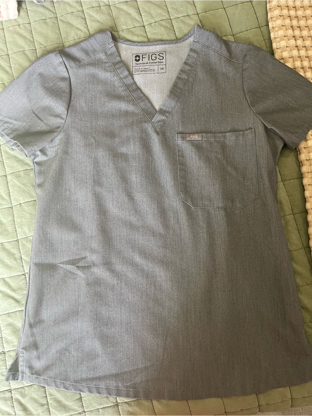 FIGS Catarina One-Pocket Scrub Top